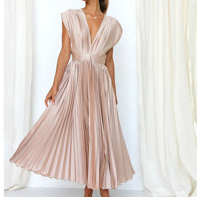 Aria - Maxi Dress with V-neck and Pleats