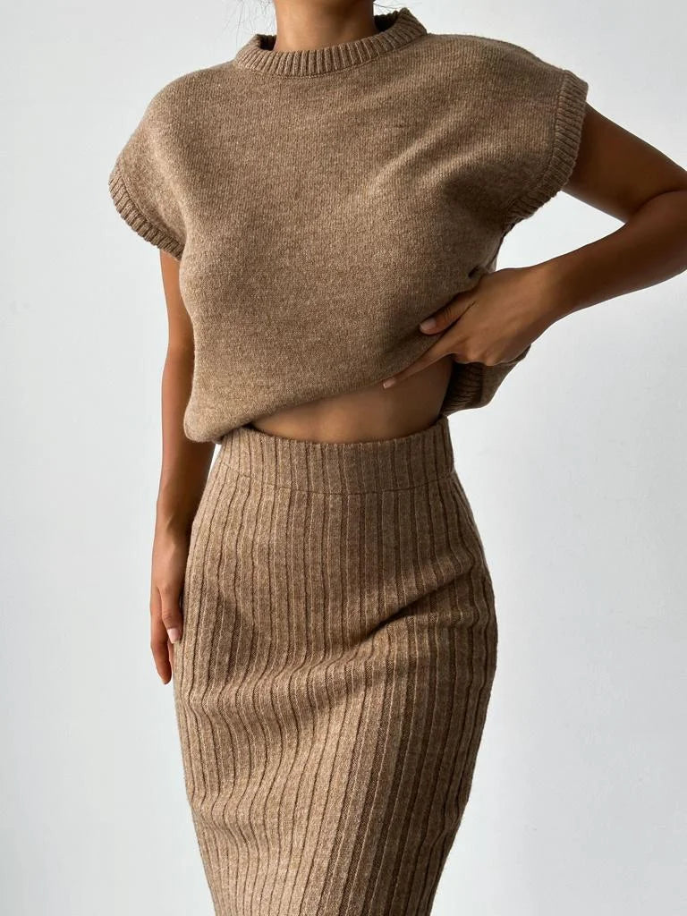 Jackie - Sleeveless Skirt and knitted Top