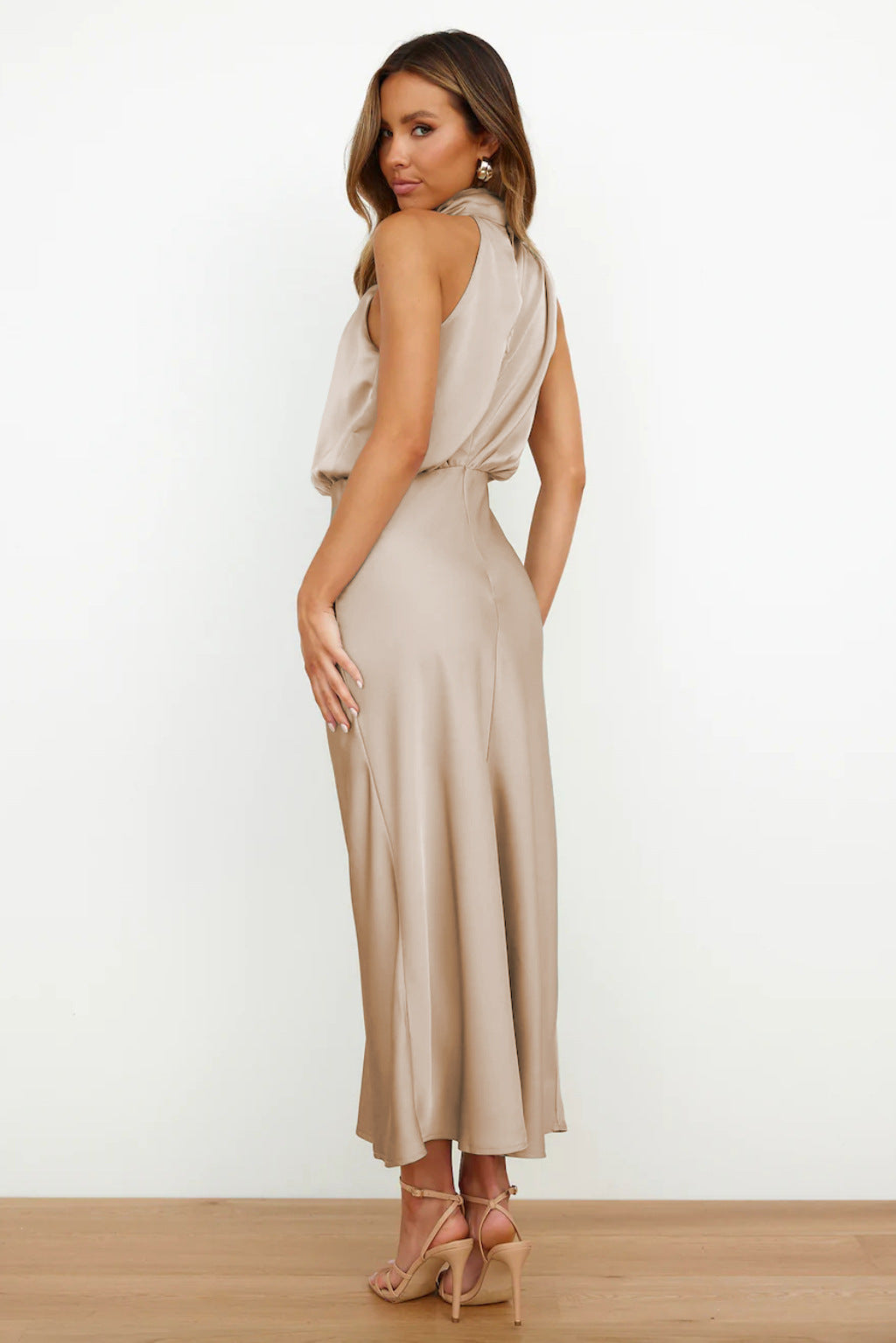 Evie | Elegant Dress With American Neckline