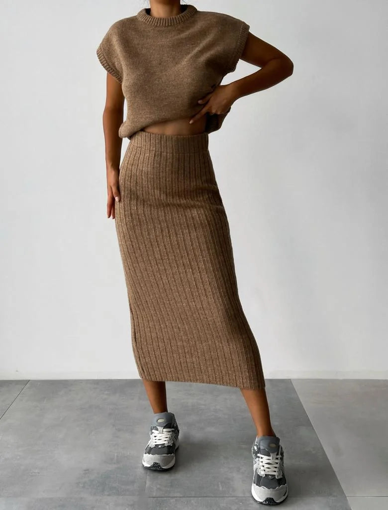 Jackie - Sleeveless Skirt and knitted Top