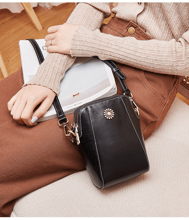 Chic Small Leather Shoulderbag