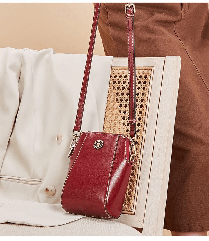 Chic Small Leather Shoulderbag